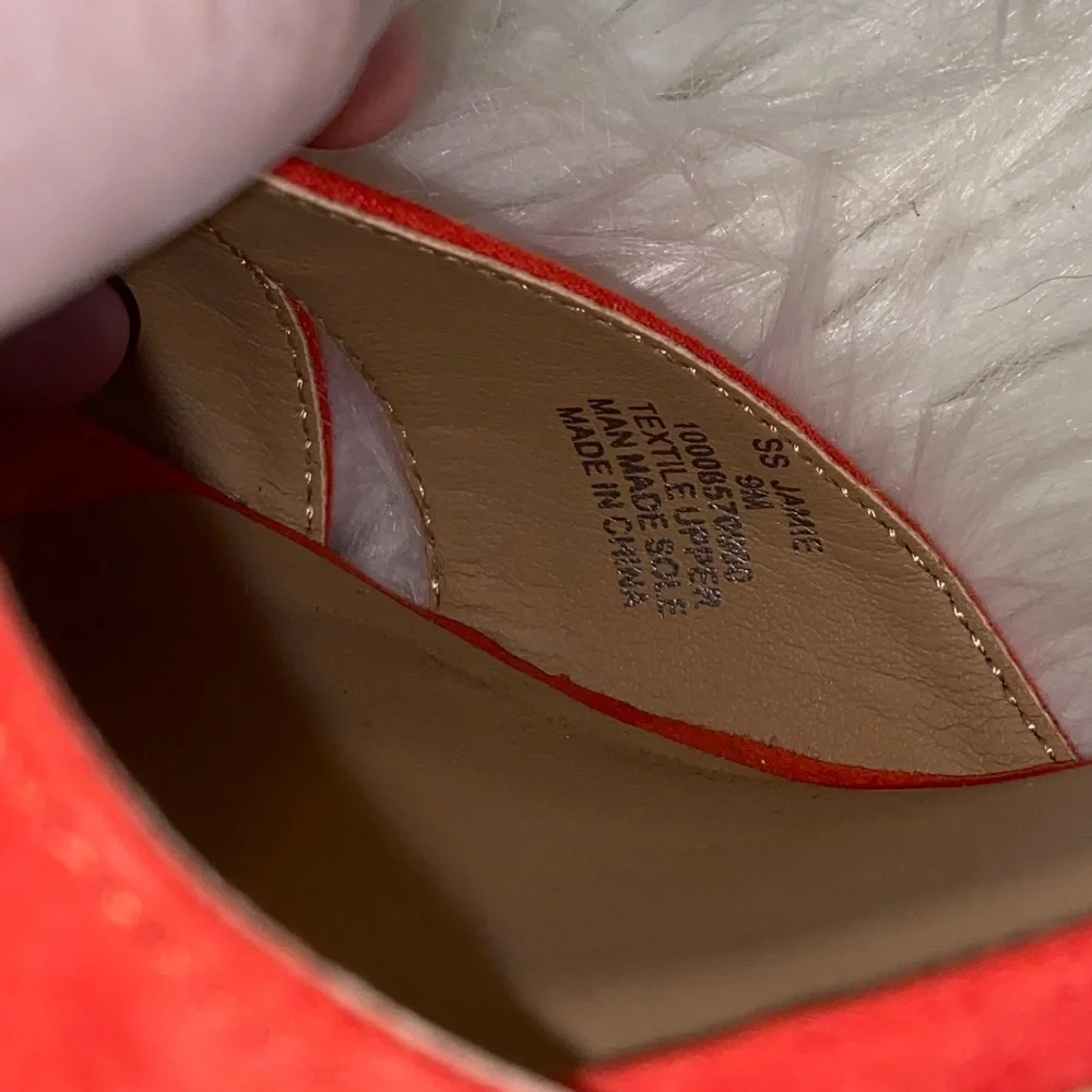 Sun & Stone salmon colored wedges size 9 NWOT